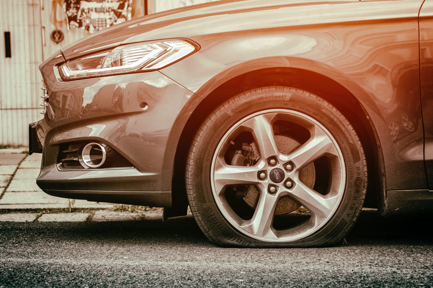 Runflat Tires vs. Traditional Tires